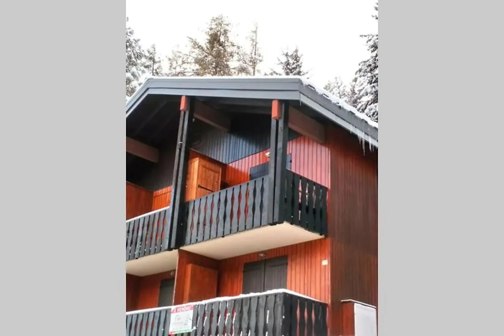 appartement en chalet au pied des pistes La Norma 0*,  France